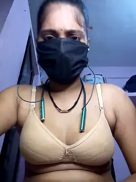 Snapshot of 3USHA chatting on September 2025 07:36:01 AM 3USHA online show from September 2025 07:36:01 AM