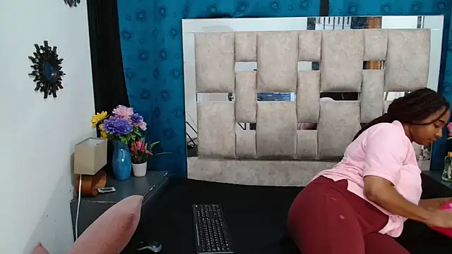 Snapshot of AmbarSmit chatting on November 2025 07:05:02 PM AmbarSmit online show from November 2025 07:05:02 PM