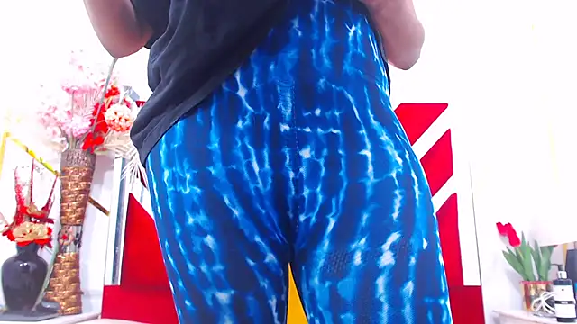 Snapshot of AmbarSmit chatting on December 2025 05:51:01 PM AmbarSmit online show from December 2025 05:51:01 PM