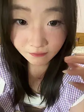 Snapshot of CoCo-s chatting on December 2025 06:56:01 PM CoCo-s online show from December 2025 06:56:01 PM