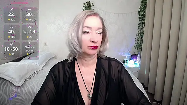 hunters woman online show from December 2025 06:37:02 PM