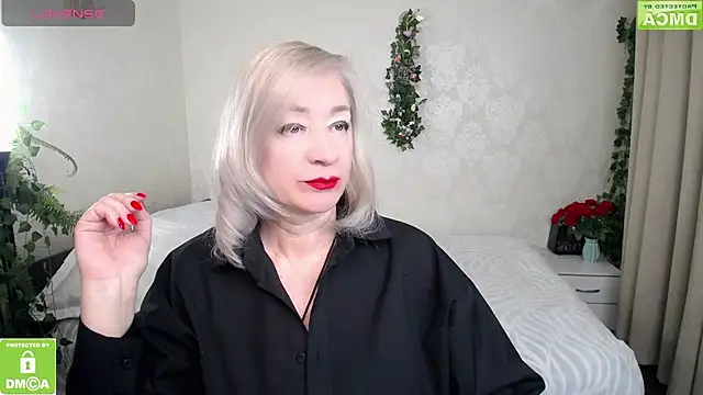 hunters woman online show from March 2026 05:02:01 PM