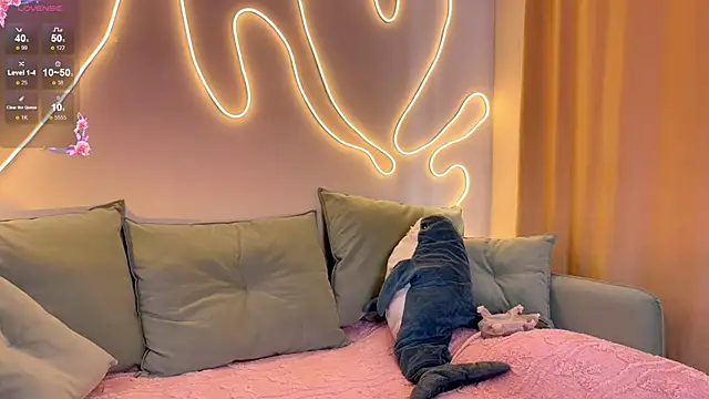 Eva Collinss online show from April 2026 06:19:01 AM