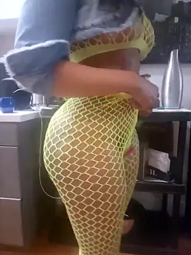 Snapshot of Caramel_Lights chatting on February 2026 03:44:02 AM Caramel Lights online show from February 2026 03:44:02 AM