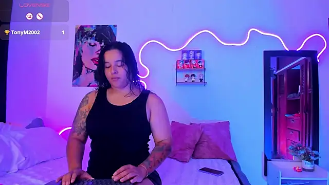 Dilan and Mia online show from October 2025 03:40:01 PM