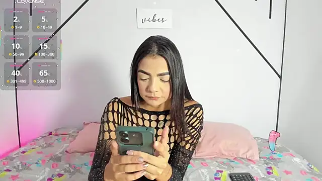 Snapshot of MiahCornell_ chatting on November 2025 07:54:01 PM MiahCornell online show from November 2025 07:54:01 PM