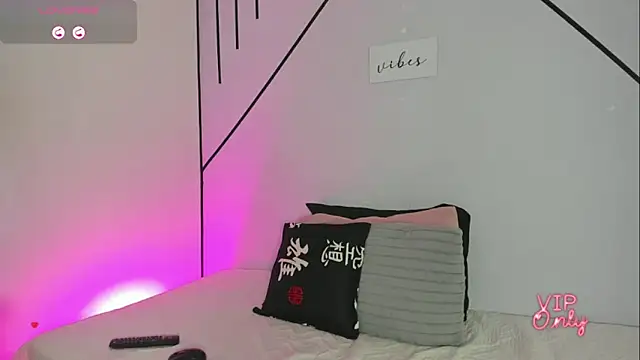 MiahCornell  online show from February 2026 07:40:01 PM