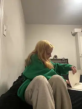 SeccySerena online show from February 2026 04:51:01 PM