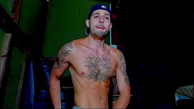 Snapshot of alejo__323__ chatting on July 2026 02:52:02 AM alejo 323 online show from July 2026 02:52:02 AM