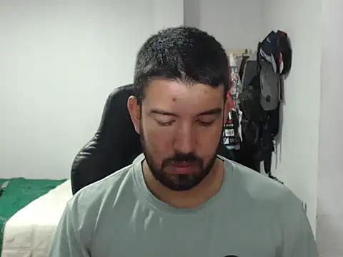 Axel11113 online show from November 2025 02:33:02 AM