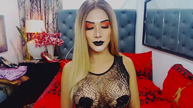 Snapshot of Mistress4fun chatting on October 2025 10:10:02 AM Mistress4fun online show from October 2025 10:10:02 AM