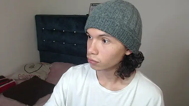 Snapshot of Xoxo_Smiles chatting on October 2025 08:20:02 PM Xoxo Smiles online show from October 2025 08:20:02 PM