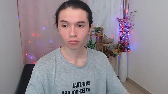 Xoxo Smiles online show from February 2026 10:25:02 PM