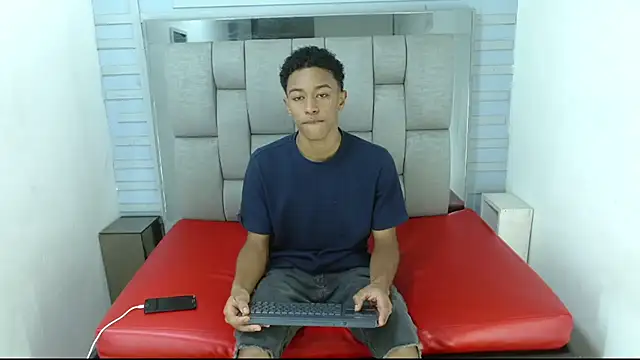 Rocco Grey online show from September 2025 07:13:02 PM
