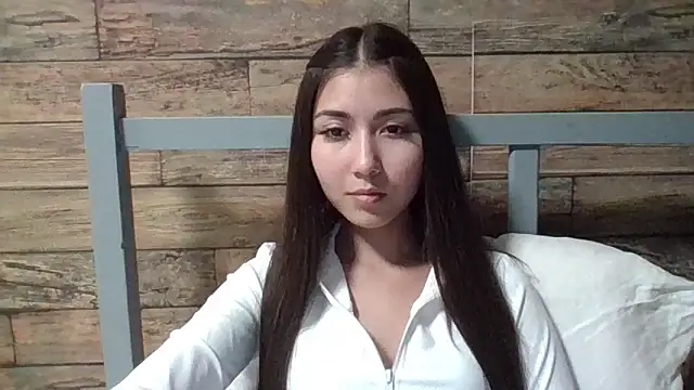 Virginia Hicks online show from October 2025 06:58:01 PM