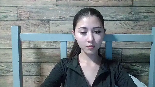 Virginia Hicks online show from October 2025 06:38:02 PM