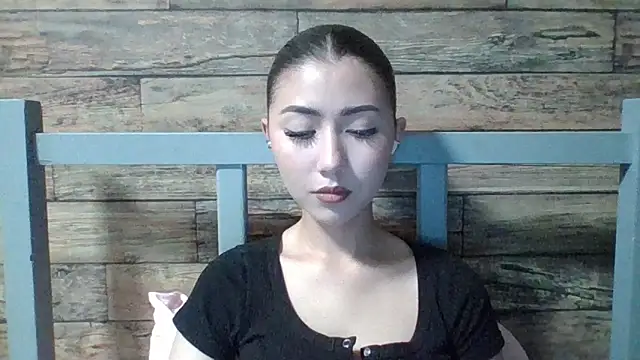 Virginia Hicks online show from November 2025 08:46:02 PM