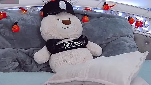 Snapshot of EvaMenders chatting on October 2025 03:29:01 PM EvaMenders online show from October 2025 03:29:01 PM