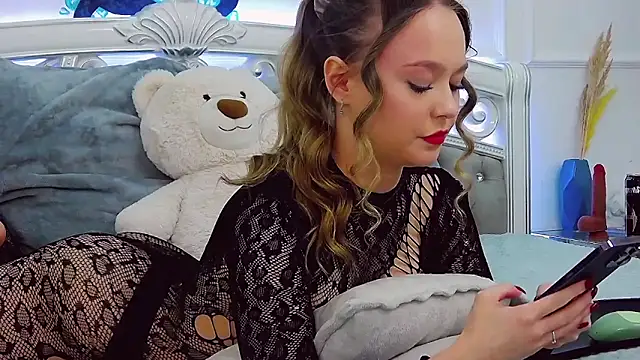 Snapshot of EvaMenders chatting on November 2025 05:27:01 PM EvaMenders online show from November 2025 05:27:01 PM