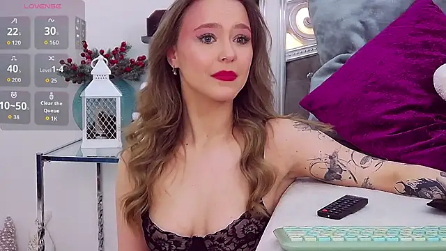 Snapshot of EvaMenders chatting on December 2025 04:34:02 PM EvaMenders online show from December 2025 04:34:02 PM