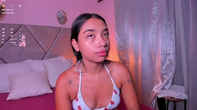 Snapshot of MissPocahontass chatting on September 2025 11:44:01 AM MissPocahontass online show from September 2025 11:44:01 AM
