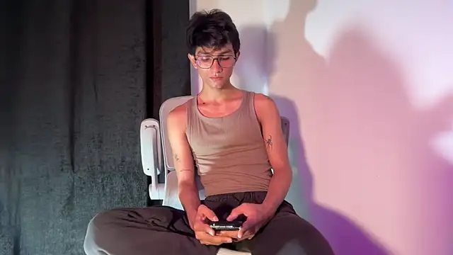 Snapshot of Angel_bunny2 chatting on November 2025 03:39:02 AM Angel bunny2 online show from November 2025 03:39:02 AM