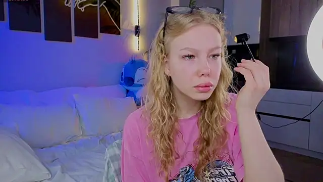 emilyshepar d online show from April 2026 01:52:01 AM