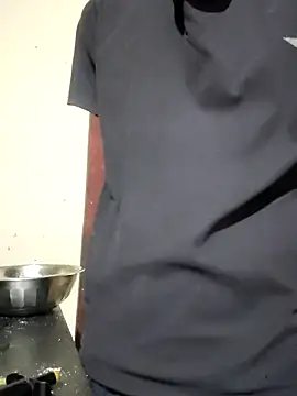 RAYI Queen 4 online show from December 2025 12:56:01 PM