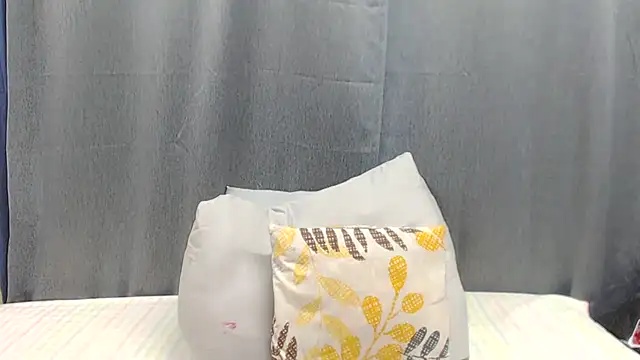 Snapshot of HornyEbony4u chatting on October 2025 03:20:02 AM HornyEbony4u online show from October 2025 03:20:02 AM