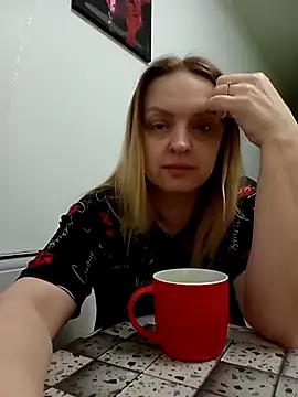 Snapshot of Ami_Foxy chatting on May 2026 05:23:02 AM Ami Foxy online show from May 2026 05:23:02 AM