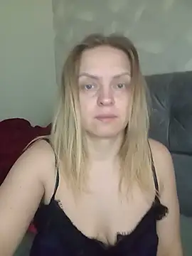 Snapshot of Ami_Foxy chatting on May 2026 05:26:01 AM Ami Foxy online show from May 2026 05:26:01 AM