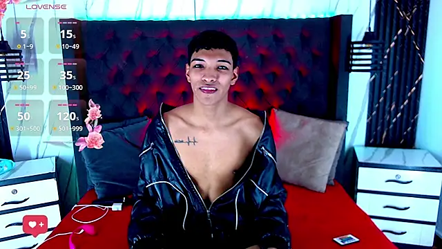 Snapshot of Rick_Wade chatting on November 2025 07:37:01 PM Rick Wade online show from November 2025 07:37:01 PM