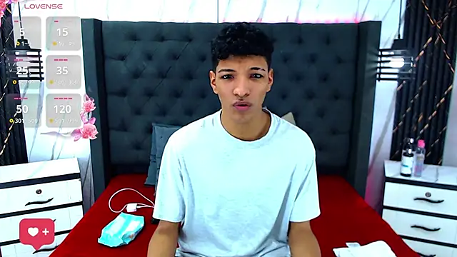 Snapshot of Rick_Wade chatting on November 2025 07:54:01 PM Rick Wade online show from November 2025 07:54:01 PM