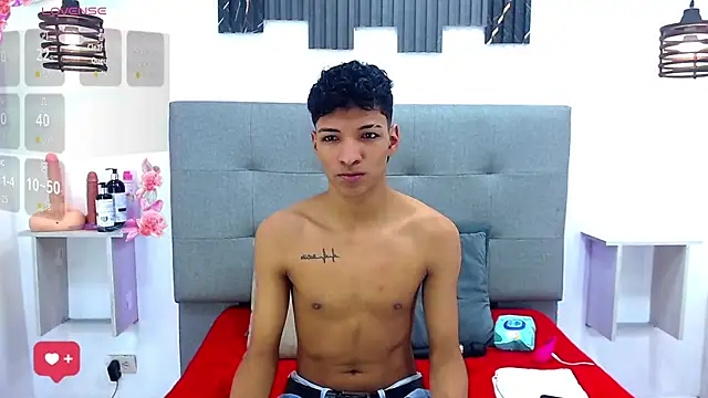 Snapshot of Rick_Wade chatting on November 2025 04:01:02 AM Rick Wade online show from November 2025 04:01:02 AM