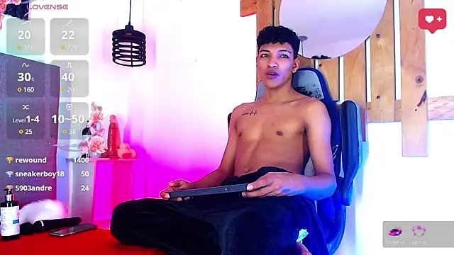 Snapshot of Rick_Wade chatting on December 2025 04:28:02 AM Rick Wade online show from December 2025 04:28:02 AM