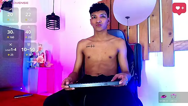 Snapshot of Rick_Wade chatting on December 2025 03:56:01 AM Rick Wade online show from December 2025 03:56:01 AM