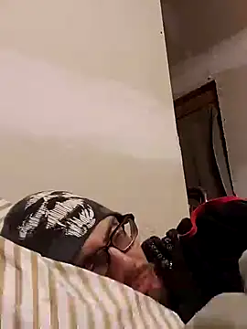 Snapshot of dandonn chatting on January 2025 06:24:01 AM dandonn online show from January 2025 06:24:01 AM