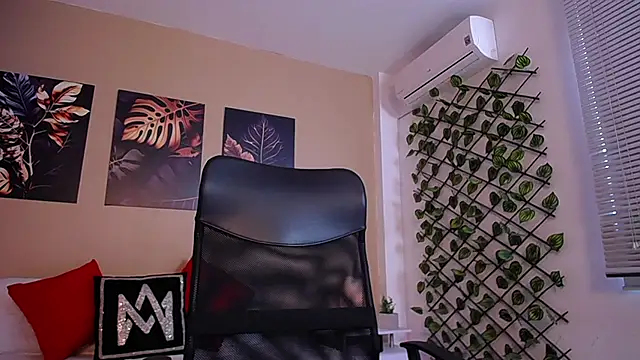 ChristopherBlack  online show from March 2026 01:04:02 PM