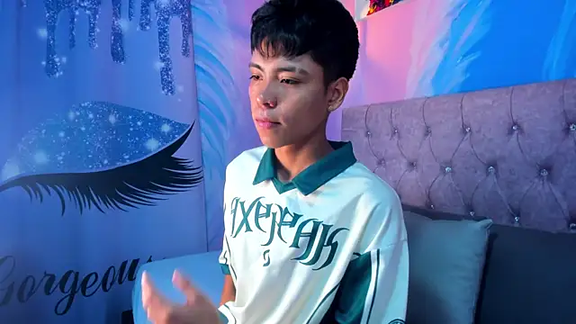 MaxiWildd online show from February 2026 12:33:01 PM