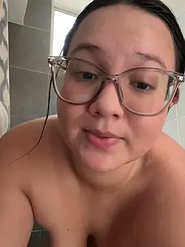 Kyleighc online show from December 2025 09:33:02 PM