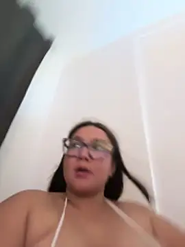 Kyleighc online show from May 2026 01:02:04 AM