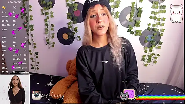 Snapshot of Amy_Moonlight chatting on September 2025 08:42:01 PM Amy Moonlight online show from September 2025 08:42:01 PM