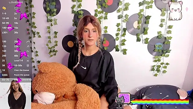 Snapshot of Amy_Moonlight chatting on September 2025 09:48:02 PM Amy Moonlight online show from September 2025 09:48:02 PM