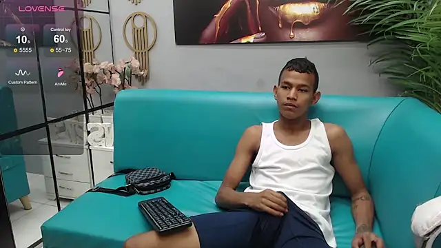 Snapshot of Rory_castro chatting on September 2025 08:20:02 PM Rory castro online show from September 2025 08:20:02 PM