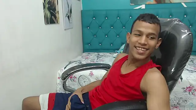 Snapshot of Rory_castro chatting on September 2025 10:31:01 PM Rory castro online show from September 2025 10:31:01 PM