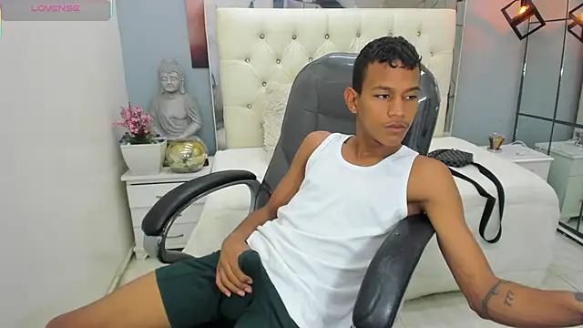 Snapshot of Rory_castro chatting on September 2025 11:28:02 PM Rory castro online show from September 2025 11:28:02 PM