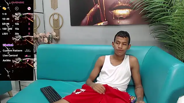 Snapshot of Rory_castro chatting on September 2025 10:57:01 PM Rory castro online show from September 2025 10:57:01 PM