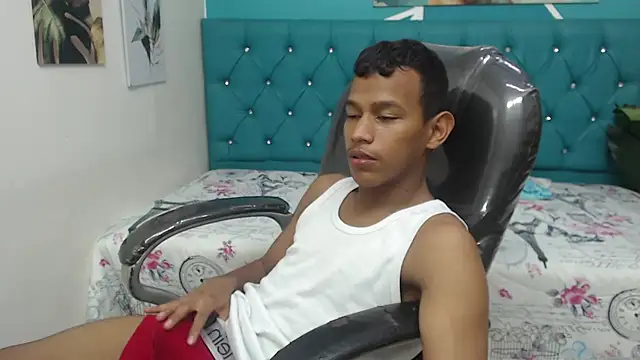 Snapshot of Rory_castro chatting on September 2025 10:59:02 PM Rory castro online show from September 2025 10:59:02 PM