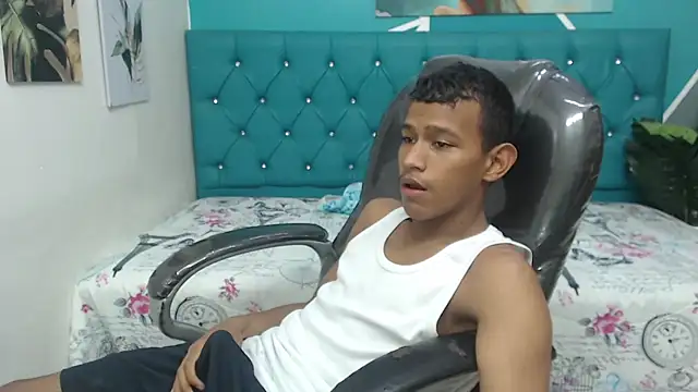 Snapshot of Rory_castro chatting on September 2025 10:47:01 PM Rory castro online show from September 2025 10:47:01 PM