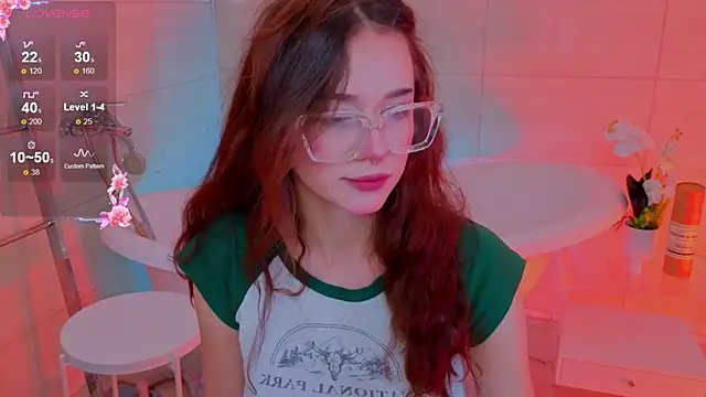 Snapshot of Adetta chatting on November 2025 11:21:02 AM Adetta online show from November 2025 11:21:02 AM